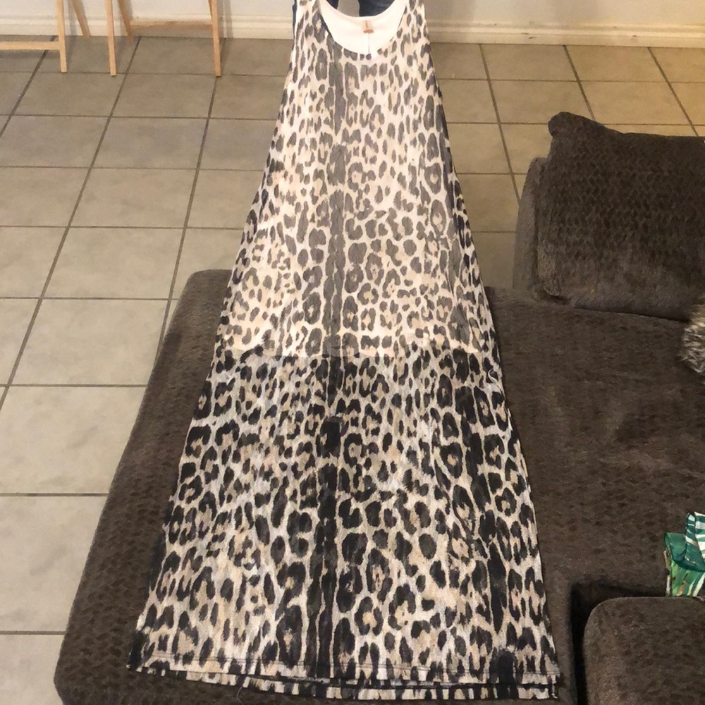 Long sleeveless dress